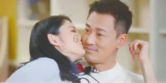 金羚洗衣机排污口在哪里？