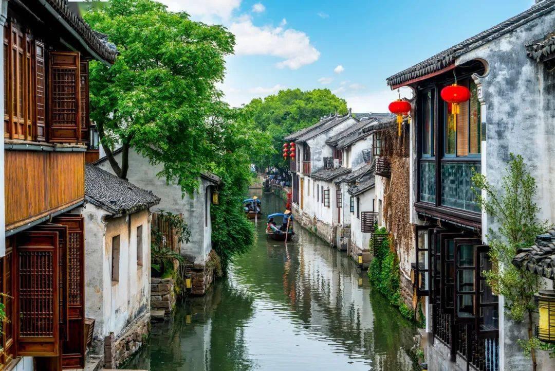 探索上午一直在一起的人中午遇到了要打招呼吗?